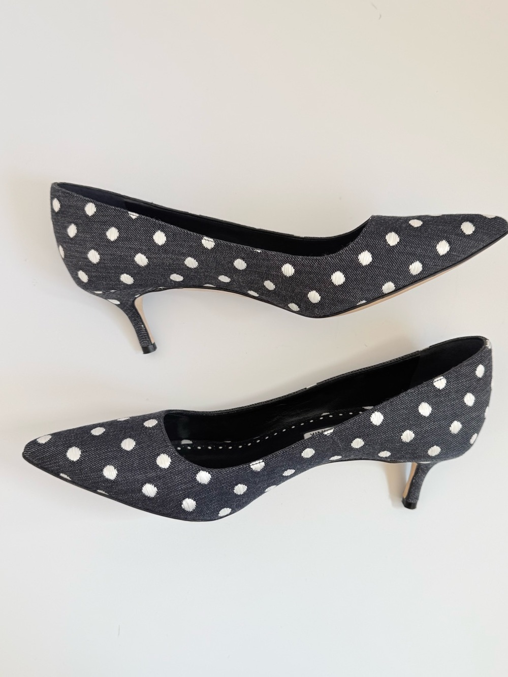 Manolo Blahnik BB 50 Dark Navy Denim White Polka Dot Kitten Heel Pumps EU 39 - Picture 4 of 8